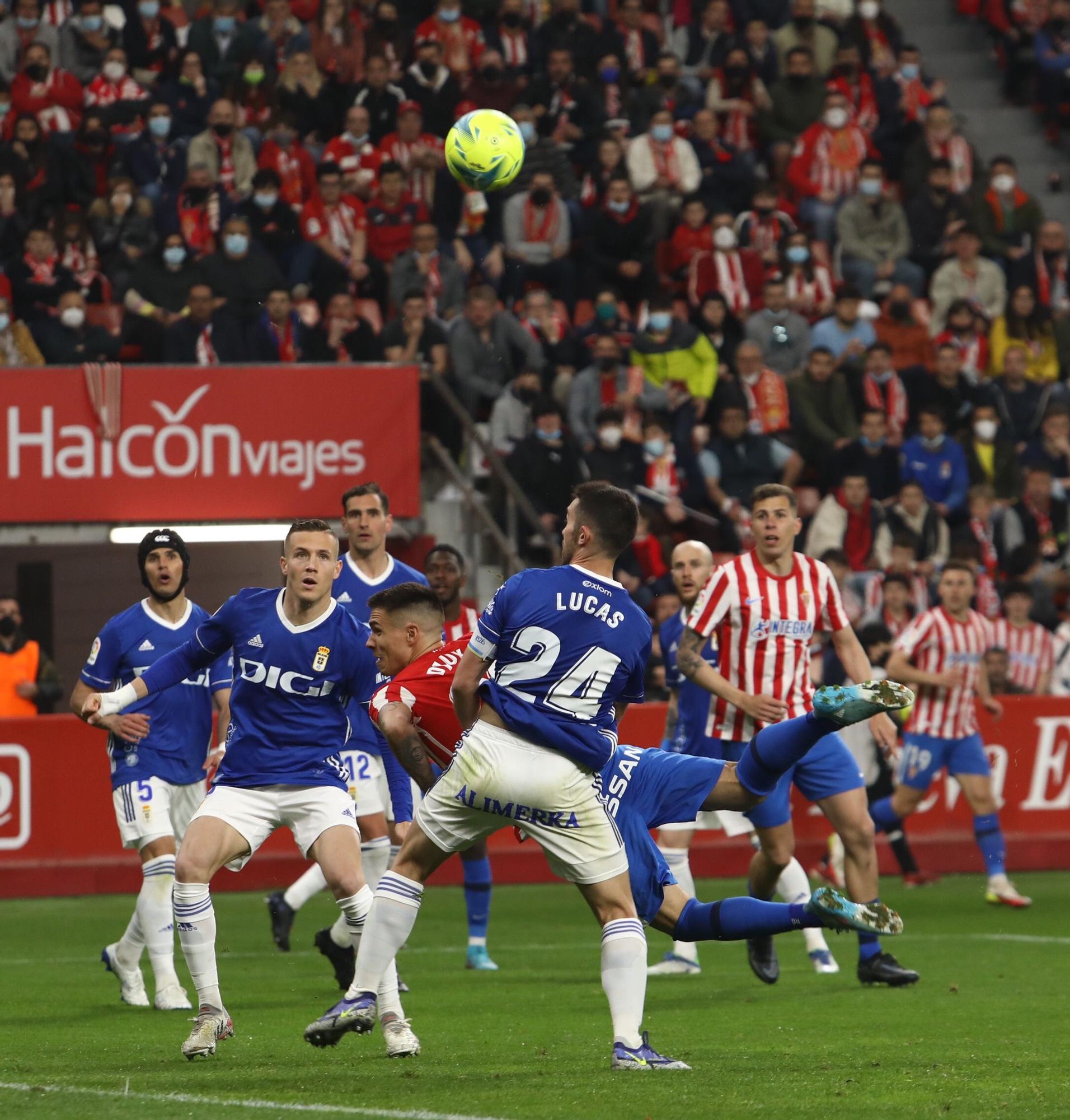 EN IMÁGENES: Así fue el derbi asturiano en El Molinón