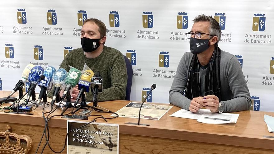 El concejal de Cultura de Benicarló, Pedro Manchón, y el técnico del área, Rafa Sánchez, han dado a conocer la programación.