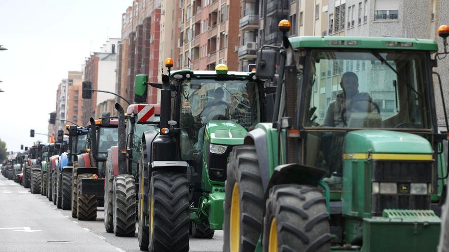 Vídeo | Los tractores vuelven a tomar el centro de Zaragoza