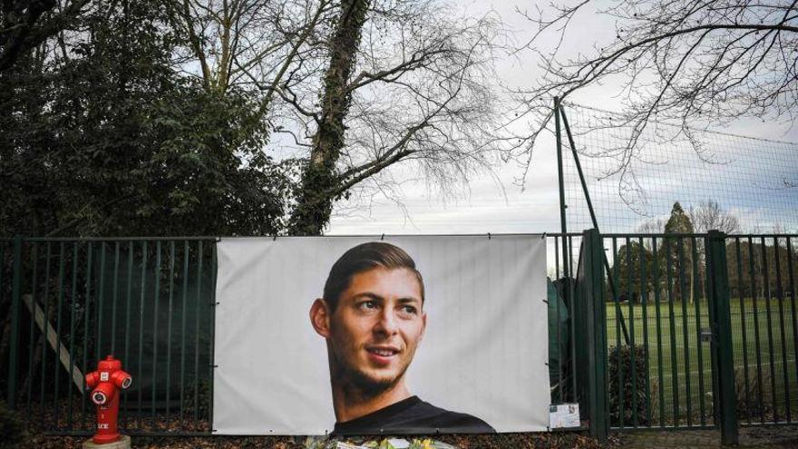 Los servicios de salvamento reanudan la búsqueda de la avioneta de Emiliano Sala