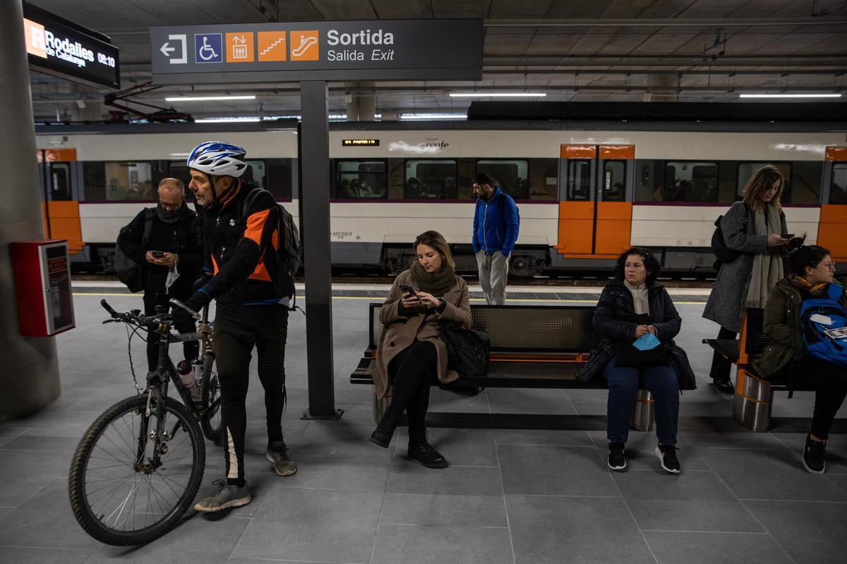 La estación de Rodalies de Sant Andreu entra en servicio