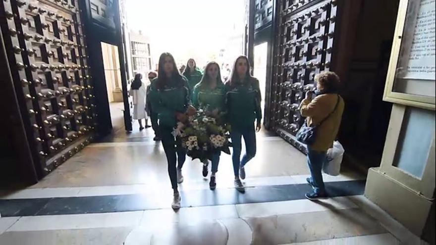 El Mann-Filter realiza la Ofrenda de Flores a la Virgen y visita el Ayuntamiento