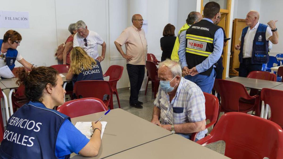 Servicios Sociales prestó apoyo psicológico a los afectados. | IVÁN J. URQUÍZAR