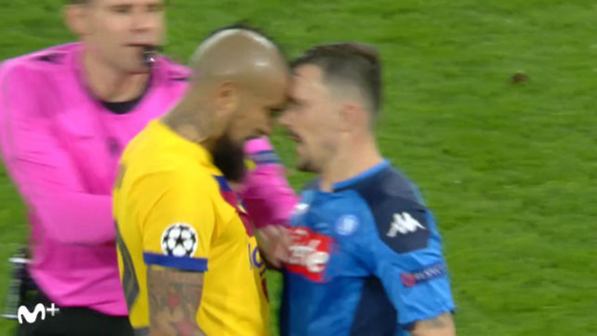 ¡Saltaron chispas! El tenso cara a cara entre Arturo Vidal y Mario Rui que acabó con el chileno expulsado