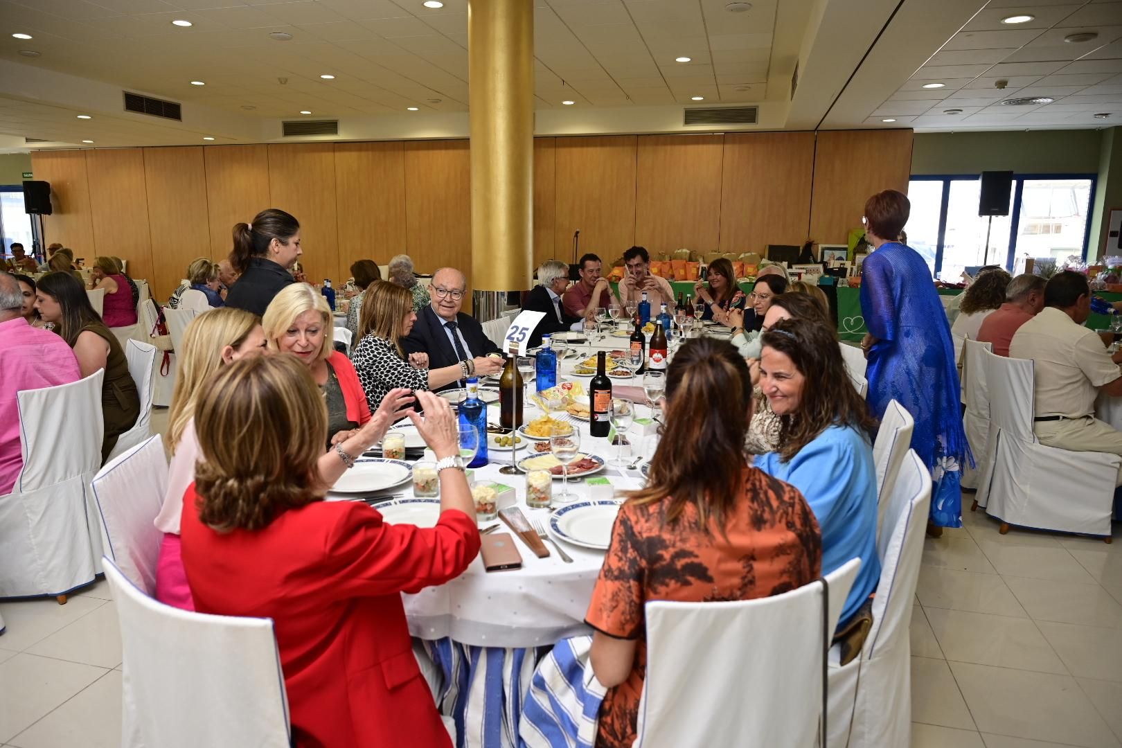 Gala solidaria a beneficio de la Asociación Conta el Cáncer en Castelló