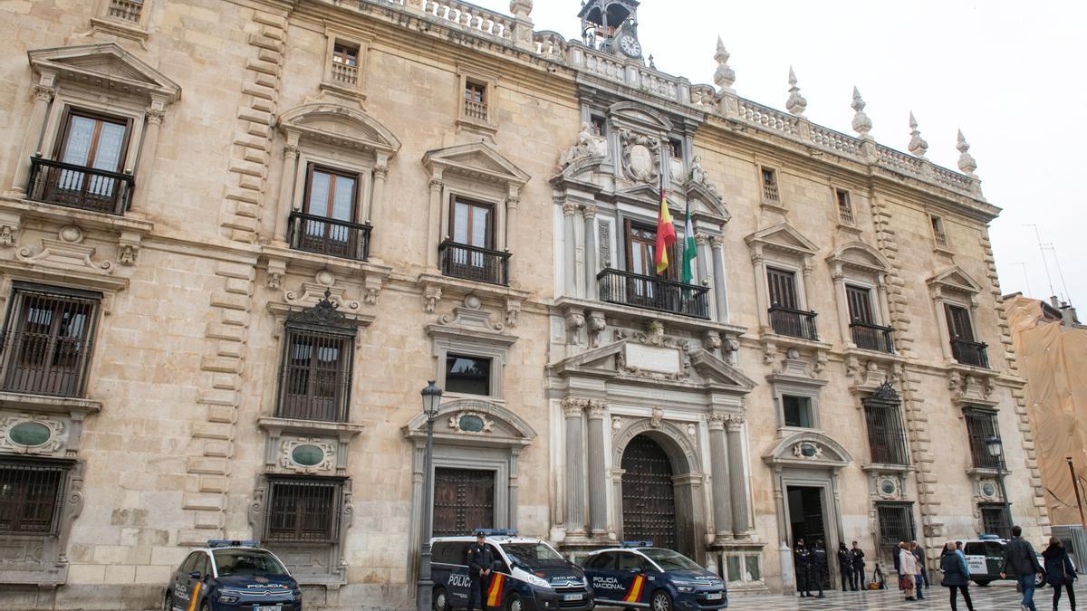 Fachada edificio TSJA y Audiencia Provincial de Granada.