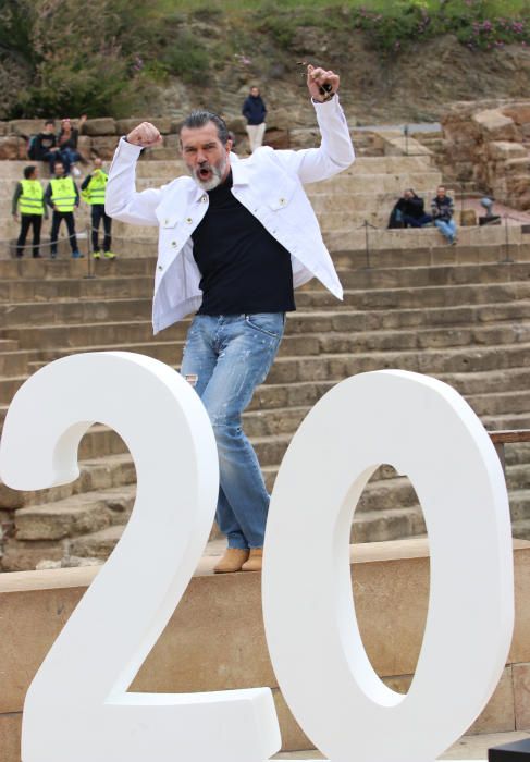 Photocall en la calle Alcazabilla antes del encuentro con la prensa