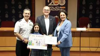 La Policía Nacional entrega los premios del XVI concurso pictórico 'Policía Somos Todos' en Canarias