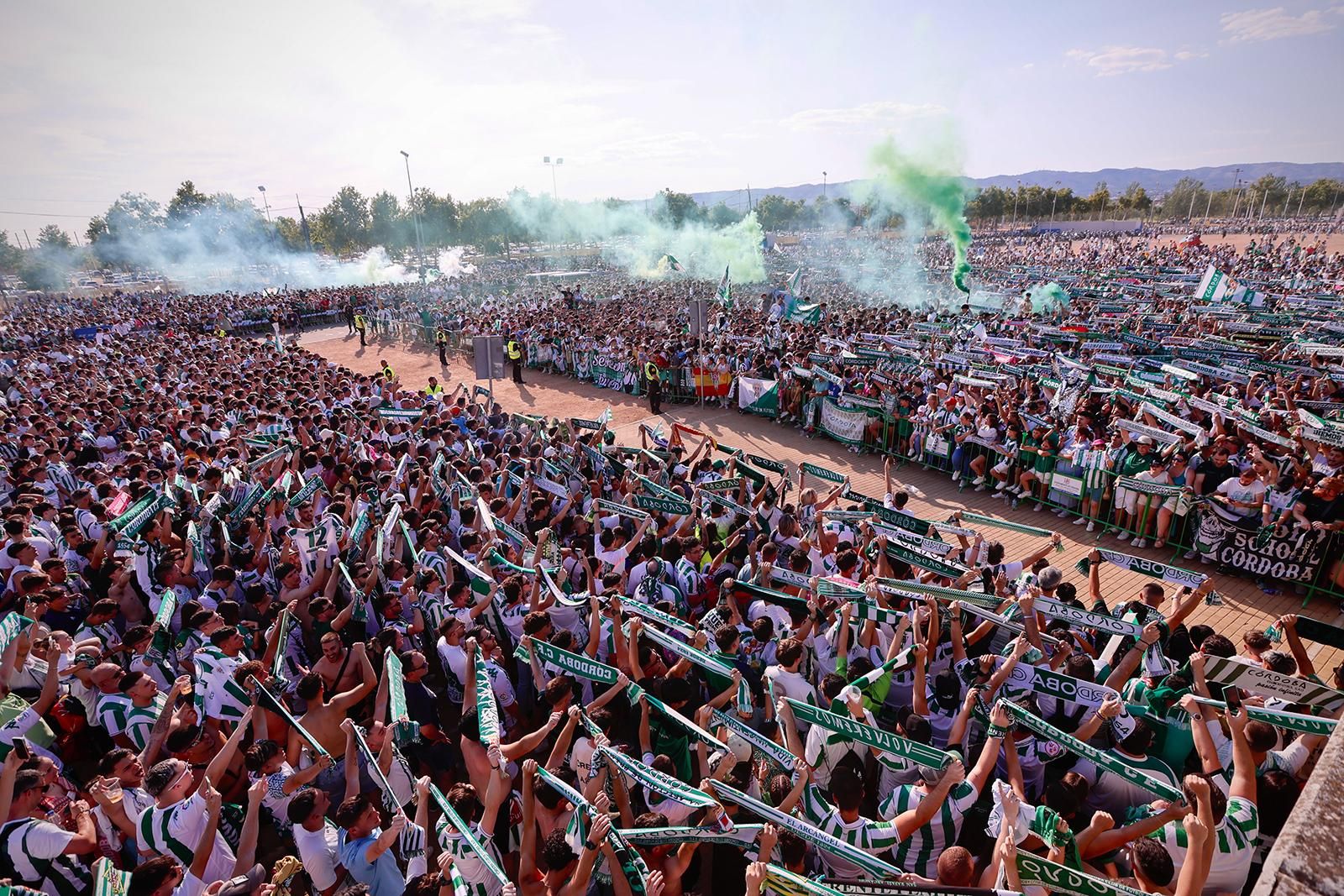 El Córdoba CF vuelve a Segunda / Las mejores imágenes de una noche para la historia