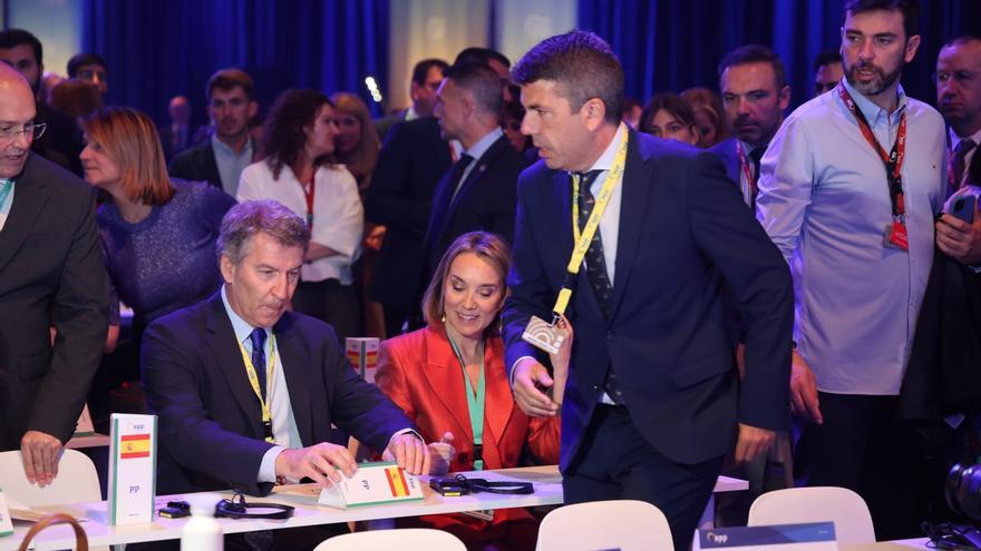 Mazón es arropado por la cúpula del PP mientras los barones guardan distancias