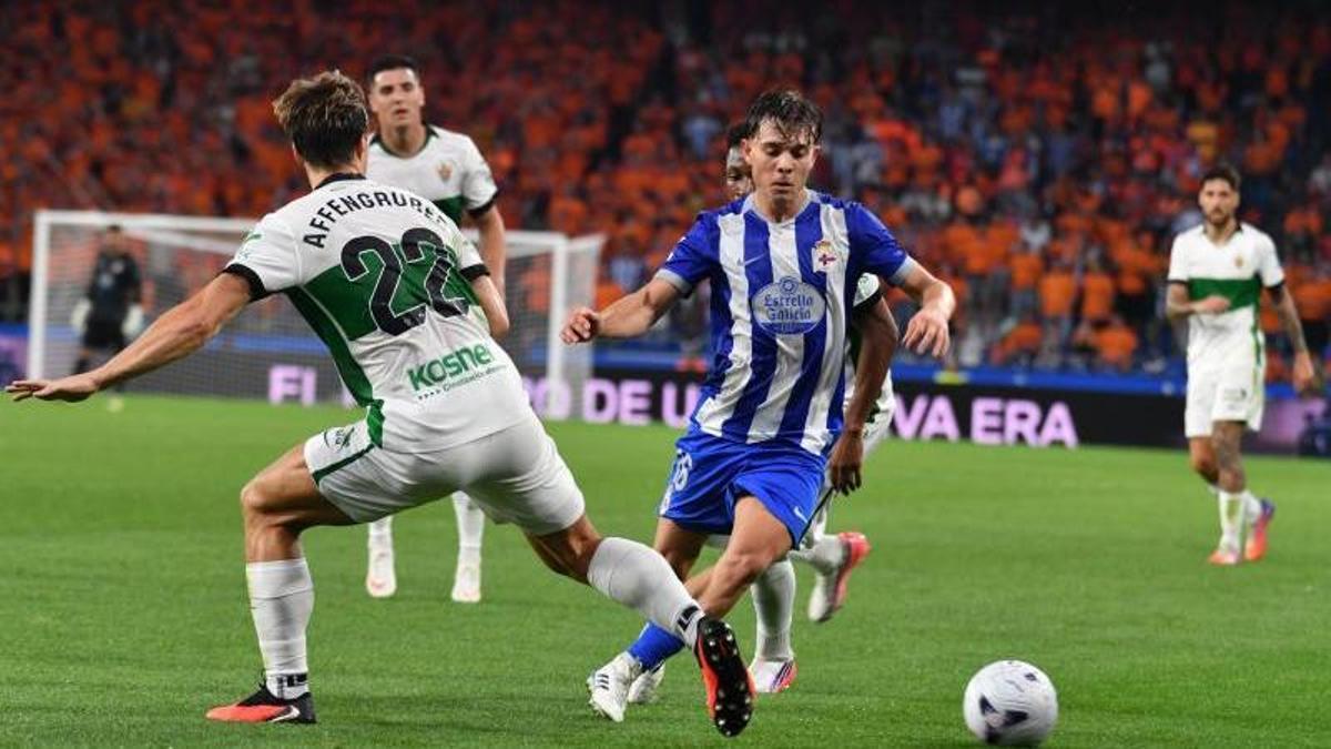 El Deportivo regresa a Primera con zarpazos, físico y reflejos felinos