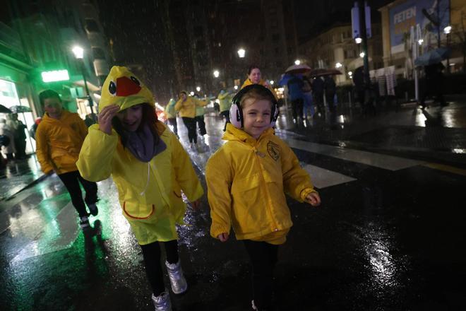 El pasacalles para abrir el Carnaval de Gijón, en imágenes