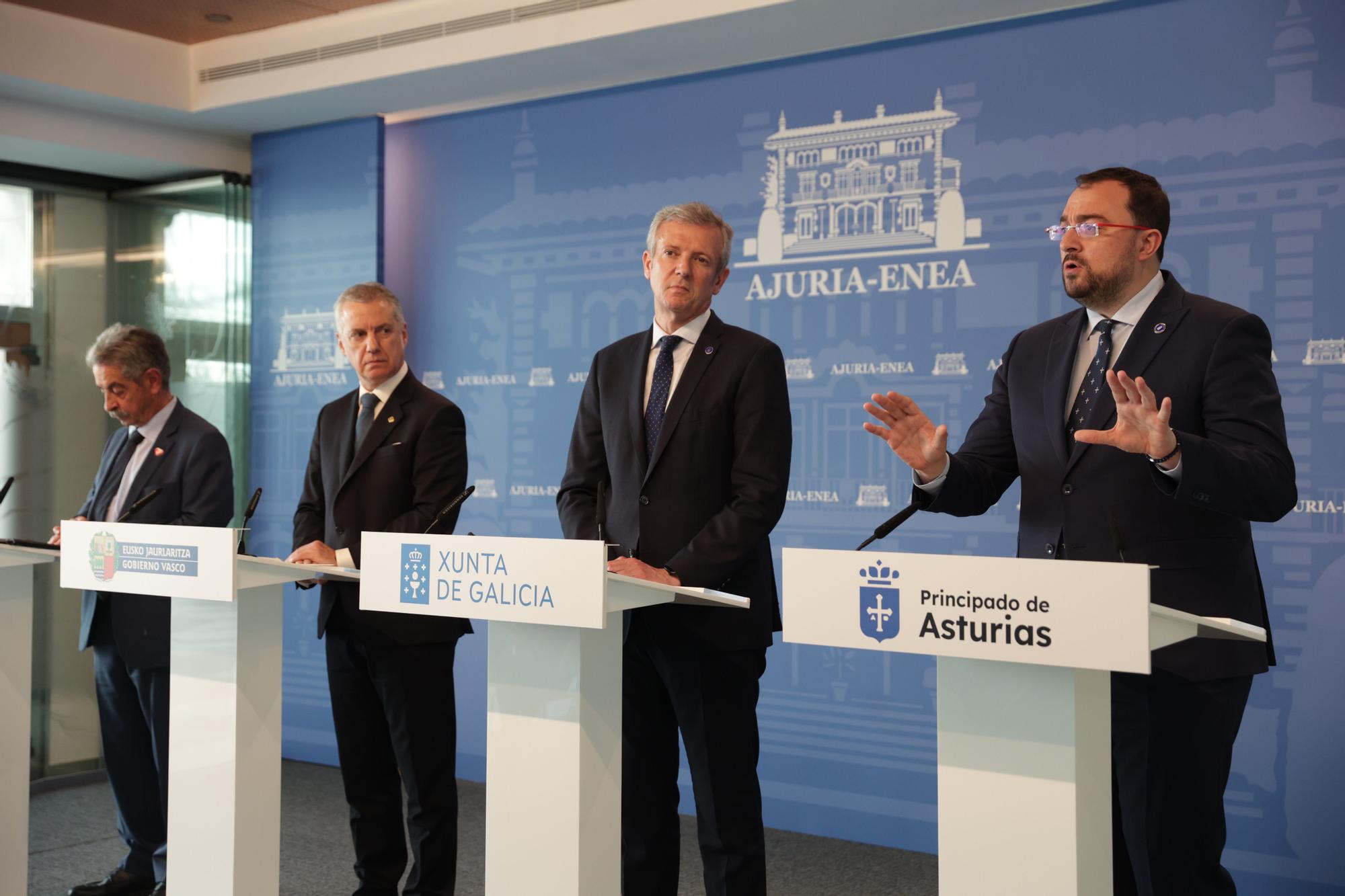 En imágenes: Así fue la cumbre de Vitoria, con los presidentes de Asturias, País Vasco, Galicia y Cantabria