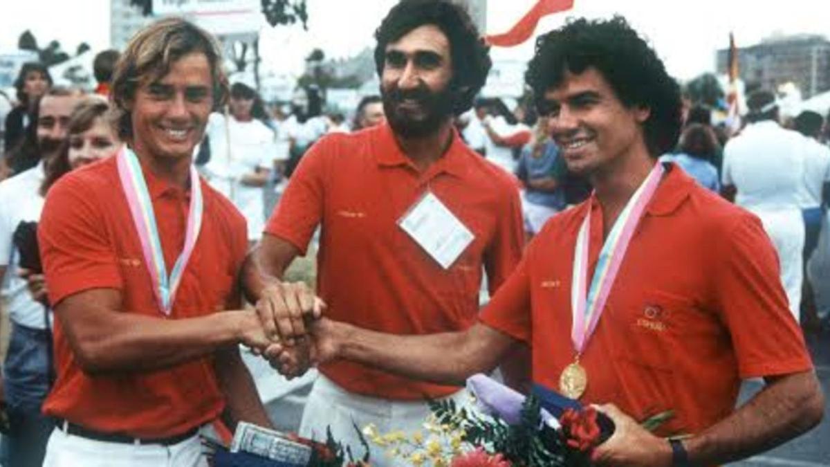 LUIS DORESTE Y ROBERTO MOLINA EN LOS JJ.OO. DE LOS ÁNGELES 84, CON SUS MEDALLAS DE ORO.