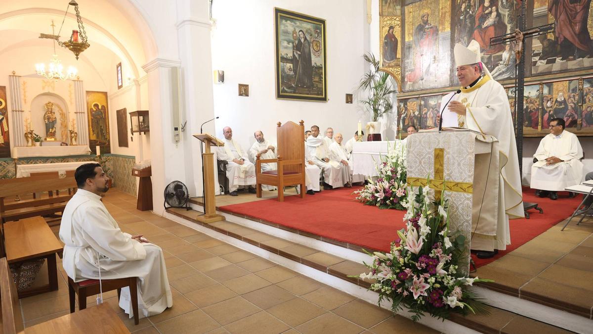 Un momento del rito celebrado en la iglesia de Jesús.