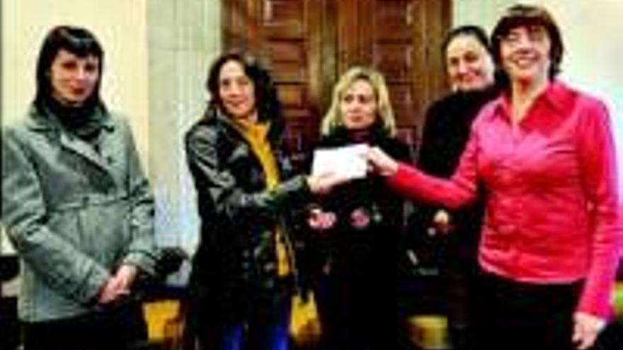 Donan 272 euros al colectivo de discapacitados
