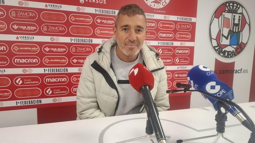 Óscar Cano, entrenador del Zamora CF: "Hasta el más optimista hubiese firmado en noviembre estar ahora a tres puntos del play-off"