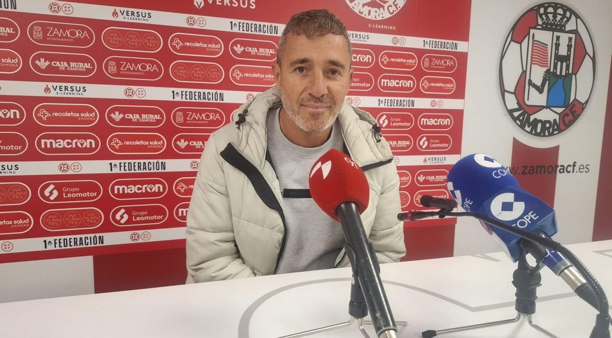 Óscar Cano, entrenador del Zamora CF. | P. F.