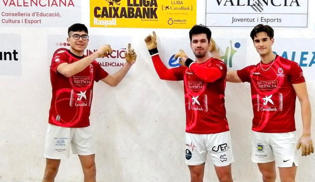 El trio de Barxeta de Vicent, Seve i José es va guanyar la continuïtat en la Lliga CaixaBank de raspall.