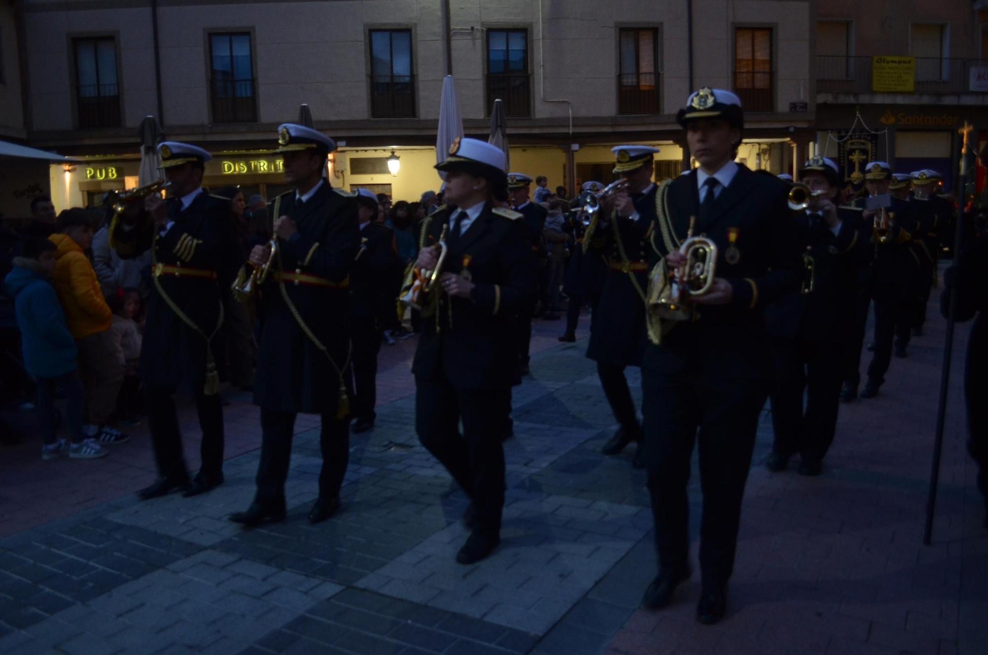 GALERÍA | Procesión del Santo Entierro de Benavente, en imágenes
