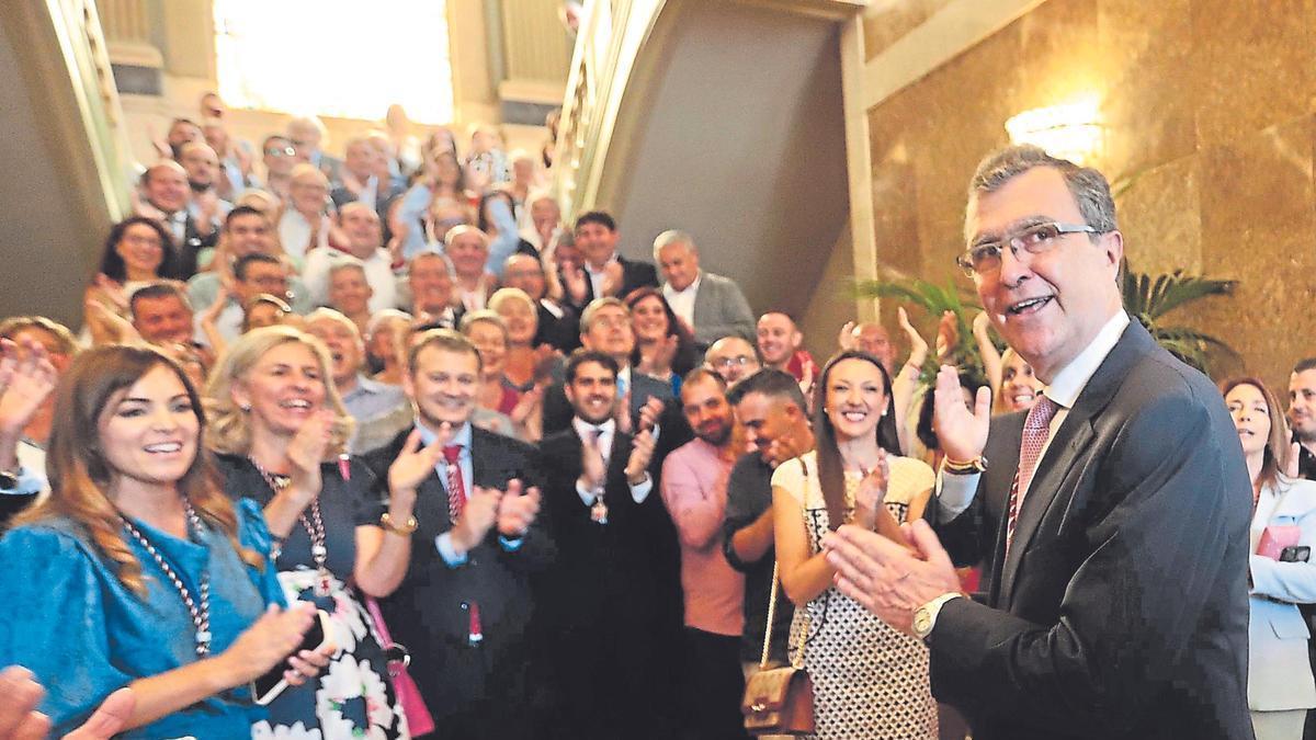 El alcalde de Murcia, José Ballesta, durante su toma de posesión.