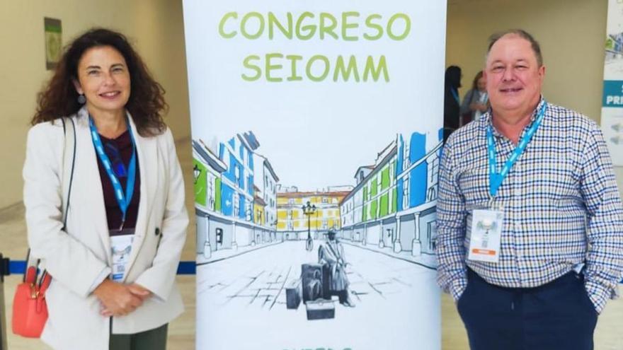 Minerva Rodríguez García y Manuel Naves Díaz, ayer, en el Palacio de Congresos Ciudad de Oviedo.