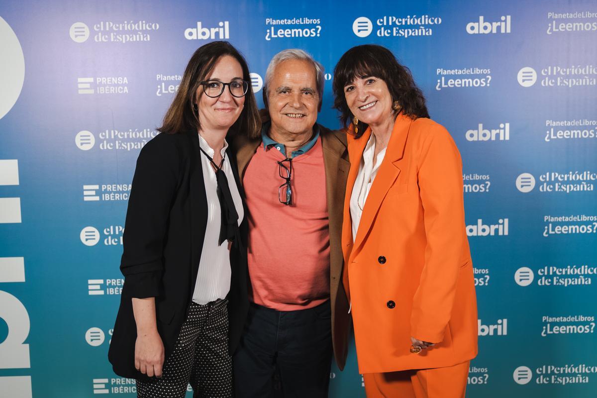 Gemma Robles, directora de El Periódico de España; Juan Cruz, ajdunto a la Presidencia de Prensa Ibérica, y Rosa Montero, escritora y periodista.