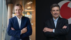 El consejero delegado de MasOrange, Meinrad Spenger, y el consejero delegado de Vodafone España, José Miguel García.