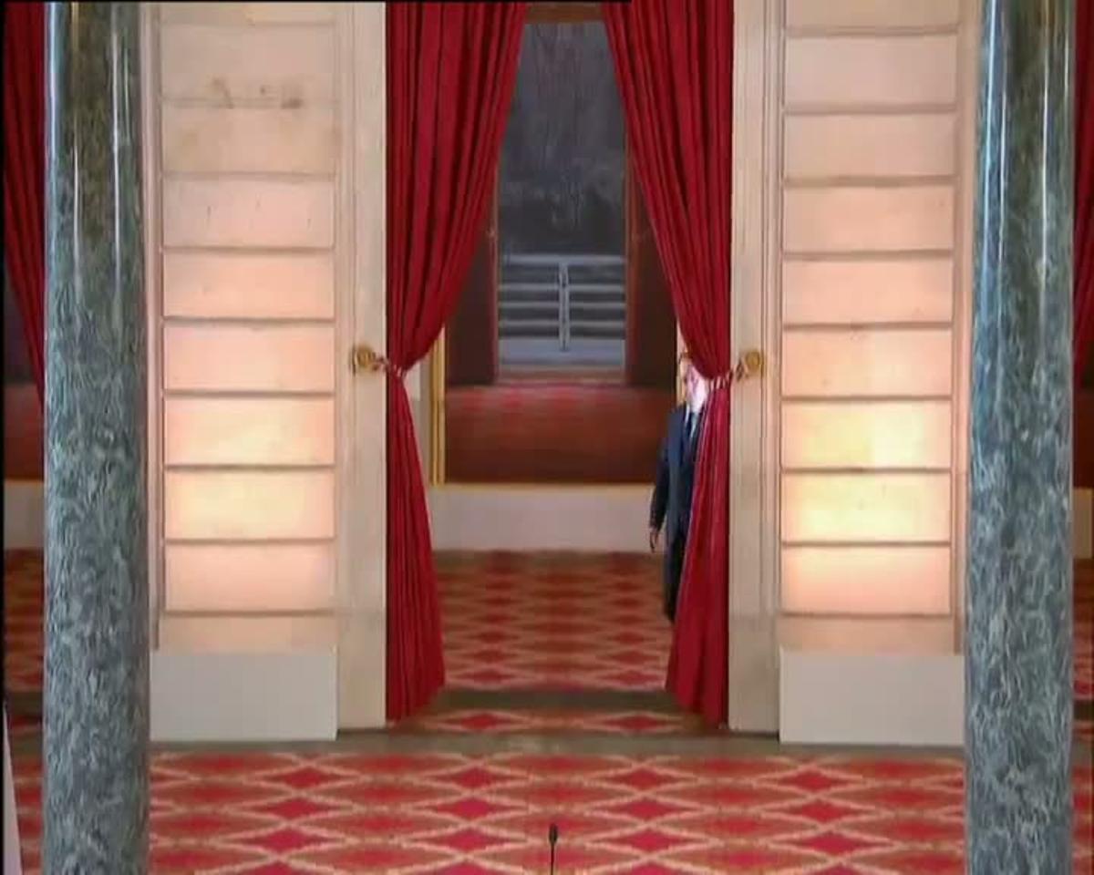 Vídeo de quan Hollande va donar la cara després de l’escàndol de la seva presumpta infidelitat.