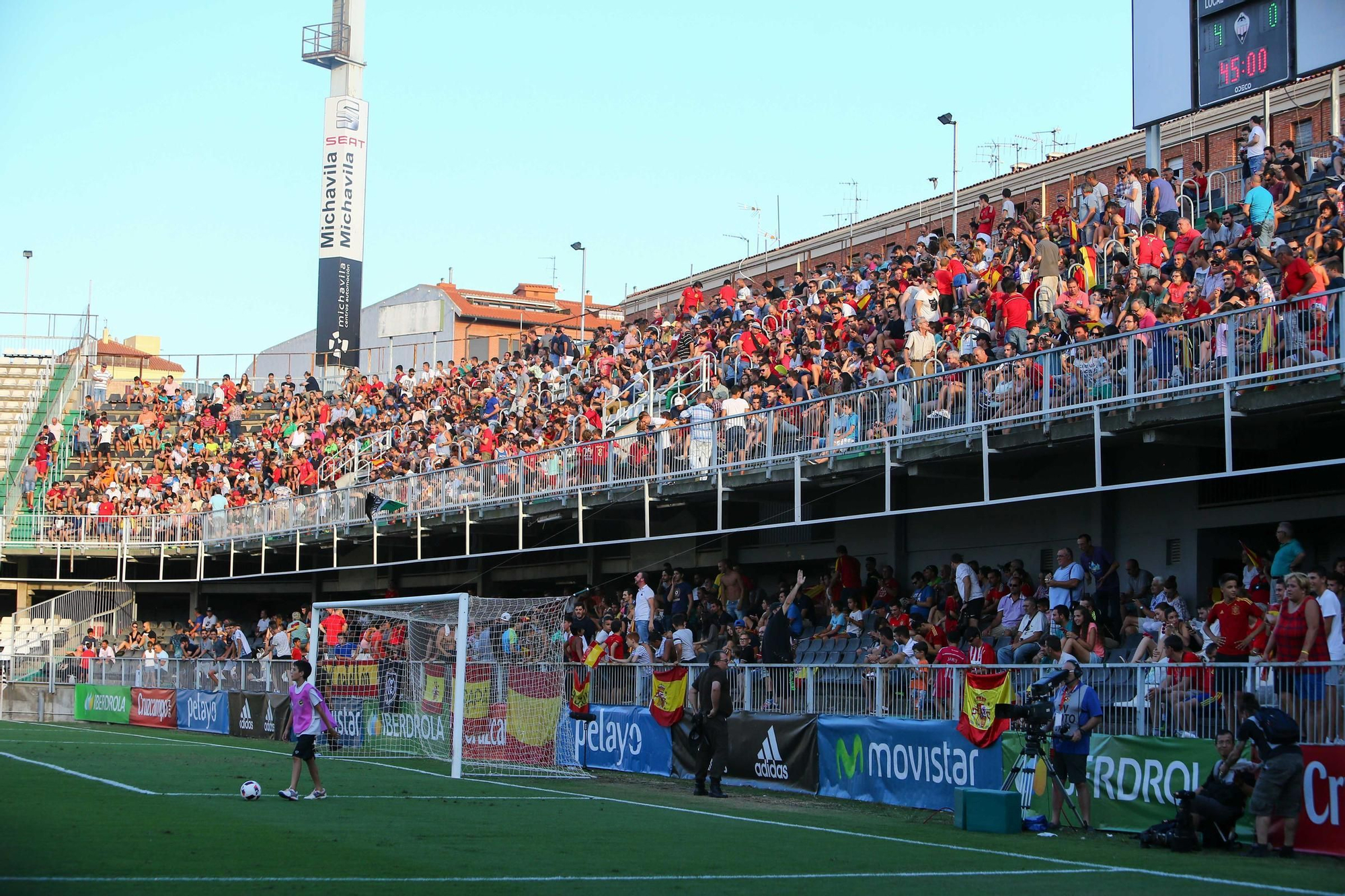 Galería | Búscate en las últimas visitas de la selección española al SkyFi Castalia