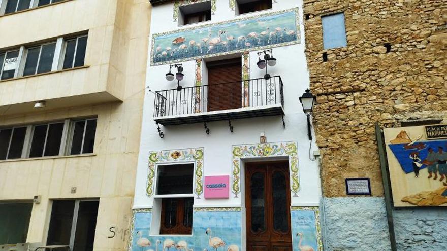 La Casa de los Flamencos y el arte en las paredes de Calp