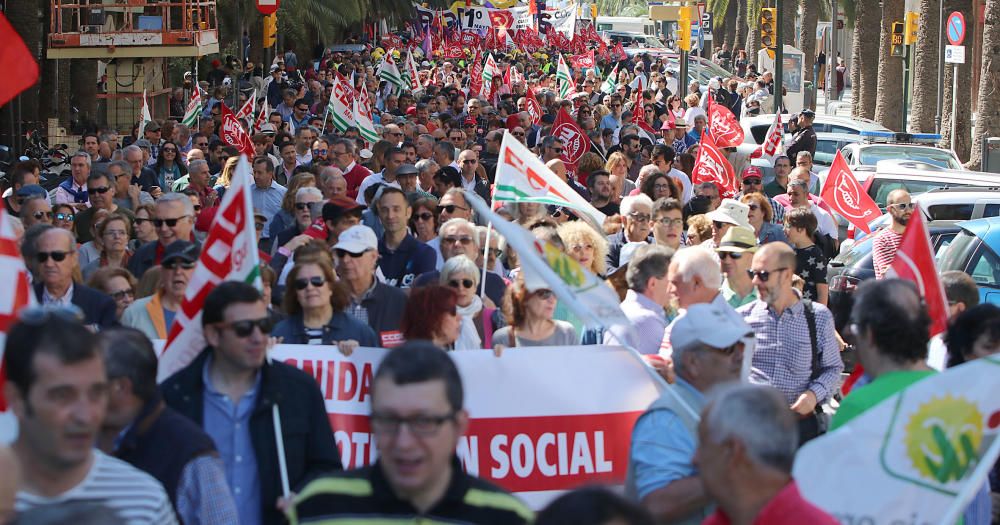 Miles de personas secundan en Málaga la marcha central del Primero de Mayo en Andalucía