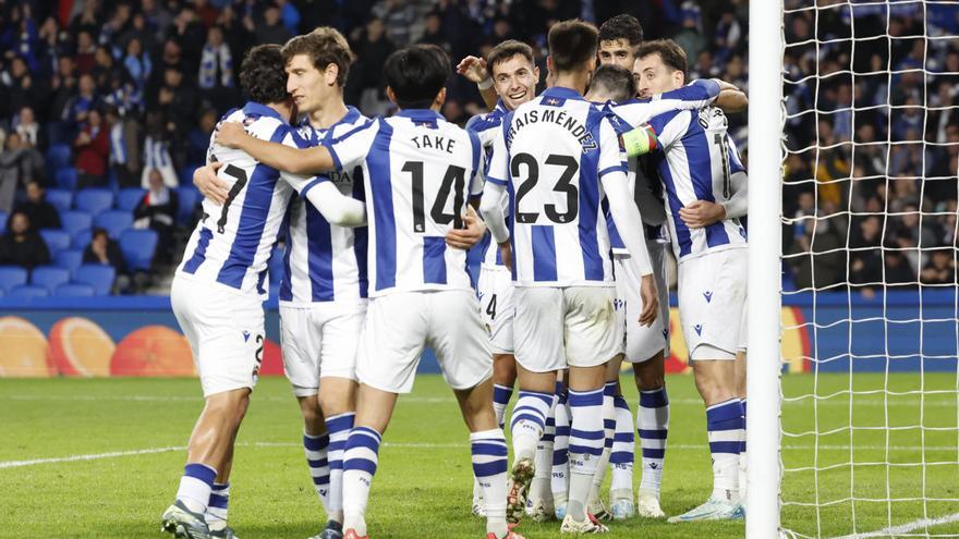 La Real doblega al Ajax en una gran segunda parte