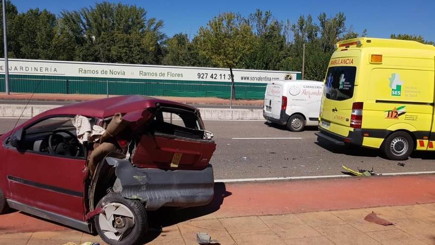 Herido un conductor tras parar en un carril de la variante sur de Plasencia