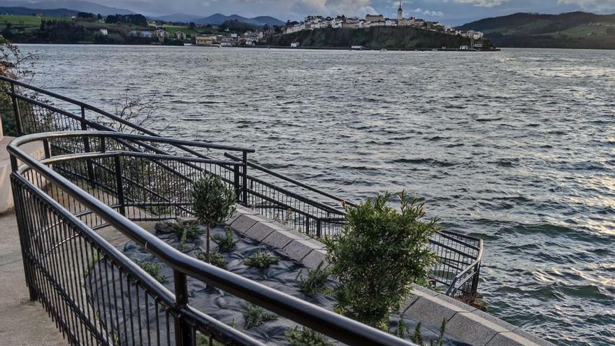 La fuente de Rapalacóis, mirador privilegiado de Figueras, luce su mejora