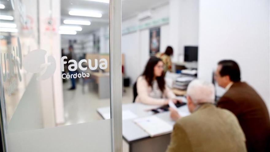 Facua logra el embargo de una cuenta con 268 millones para cobrar 26.000 euros