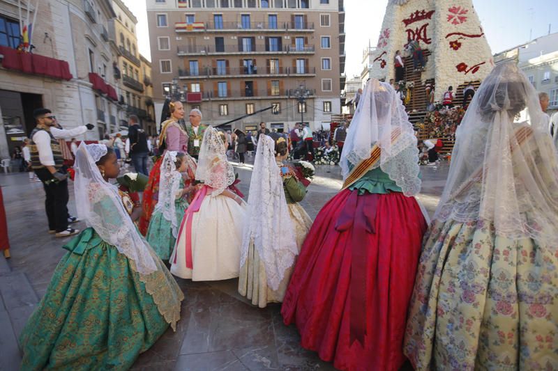 Comisiones falleras que han desfilado hasta las 18:00 horas.