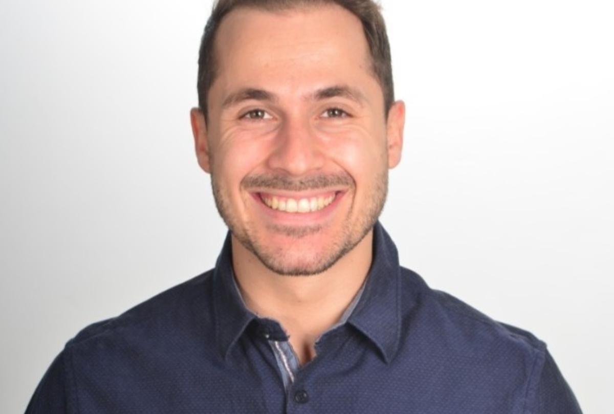 Jorge Lareo, psicólogo: "Desconectar desde el primer día de vacaciones es complicado"