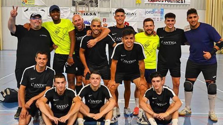 Deu equips a les 12 Hores de futbol sala de Súria