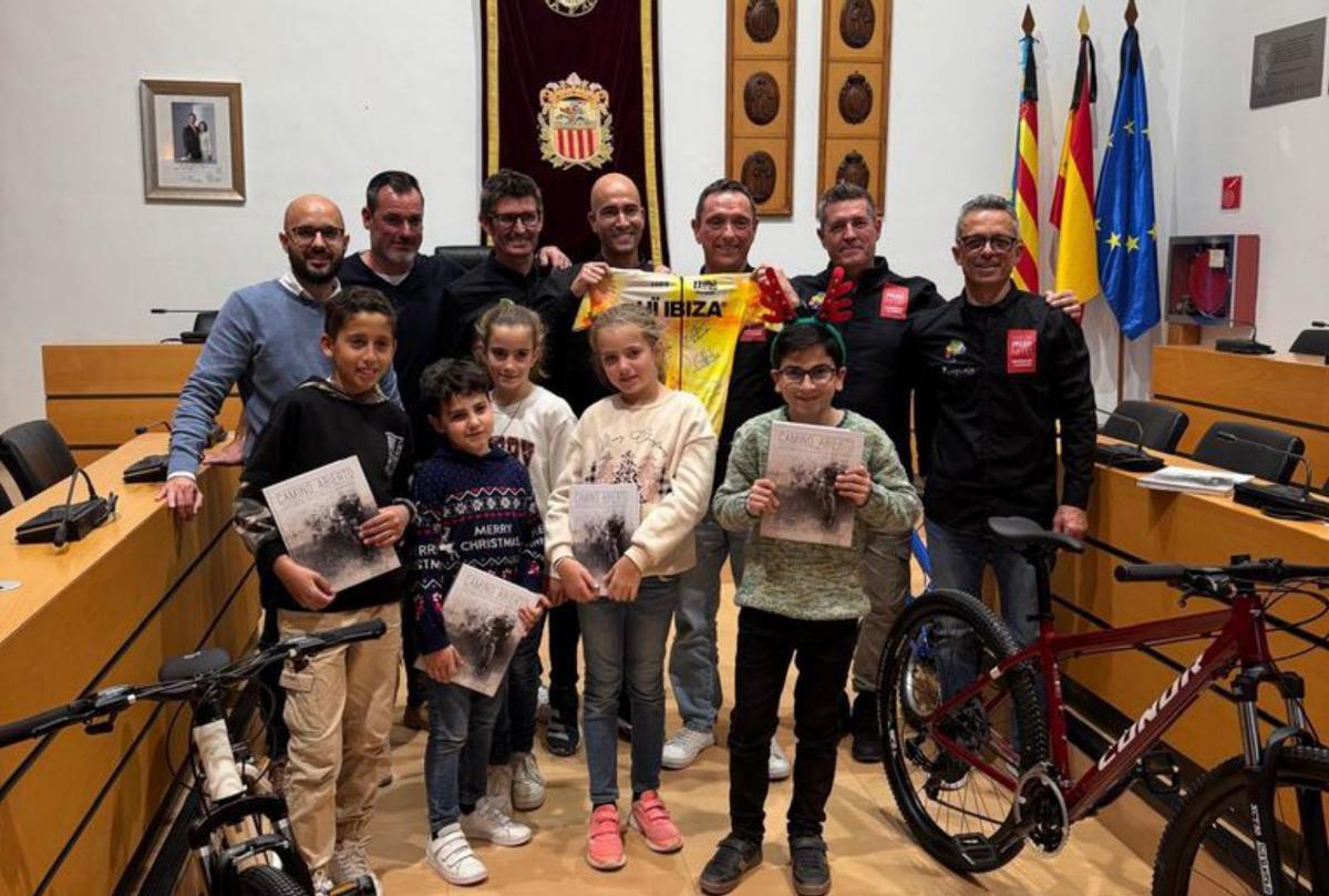 Los regalos, juguetes y bicicletas de Sant Antoni llegan a Algemesí |