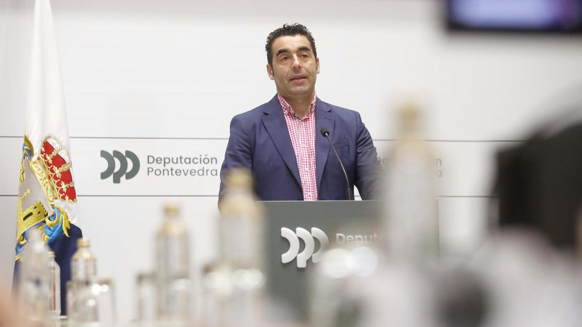 Luis López, durante la rueda de prensa en la Diputación.