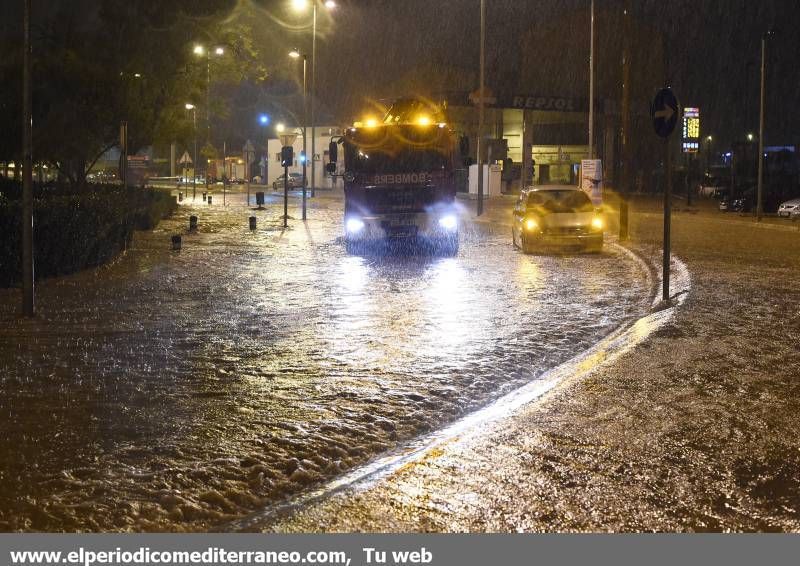 GALERÍA DE FOTOS -- El diluvio cae en Castellón y provoca inundaciones