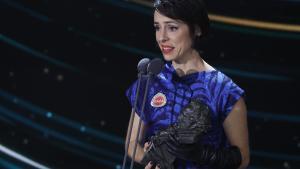 La directora Estibaliz Urresola recibe el Goya a Mejor director novel por 20.000 especies de abejas