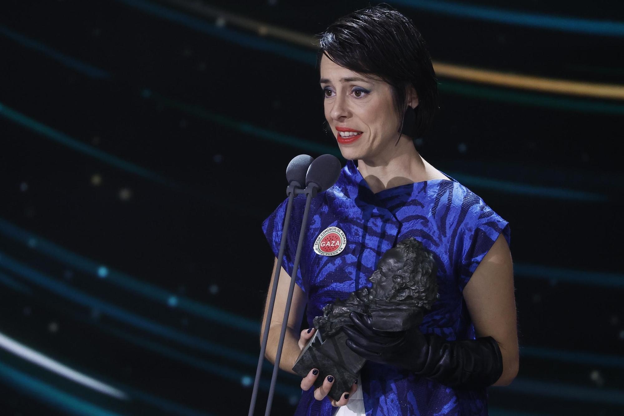 La directora Estibaliz Urresola recibe el Goya a Mejor director novel por '20.000 especies de abejas'