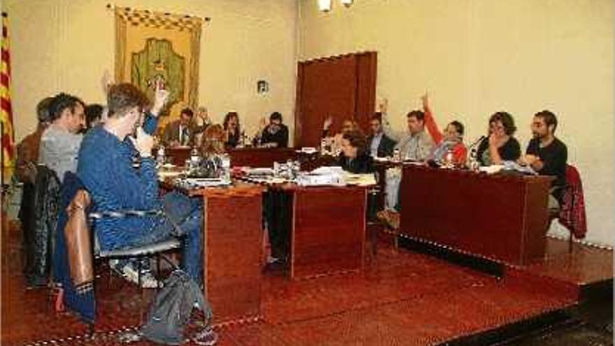 Un moment del ple de pressupostos celebrat ahir a l&#039;Ajuntament de Banyoles.