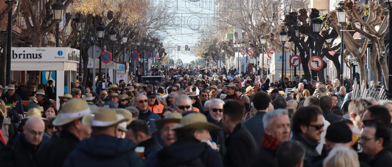 Imagen del ambiente de la edición del 2023 del Día de las Paellas de Benicassim.