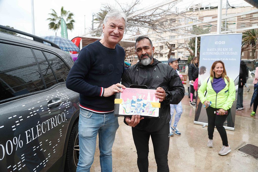 Carrera de la Mujer Murcia 2022: las participantes posan en el photocall