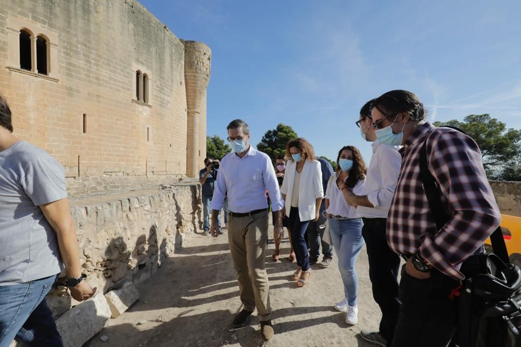 Las obras de rehabilitación en Bellver dejan al descubierto un muro medieval