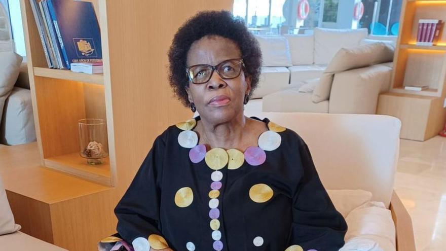 Thenjiwe Mtintso: «La mujer africana sigue sintiéndose inferior al hombre»