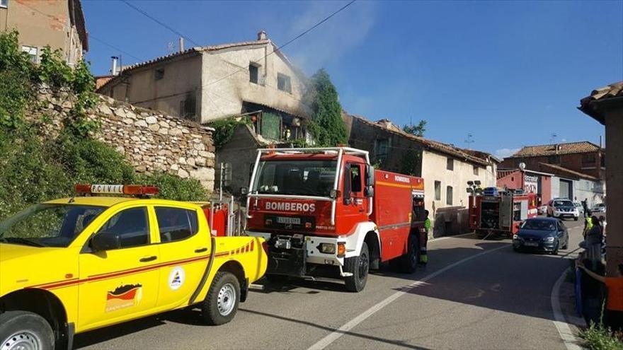 El consistorio reclama la presencia de bomberos profesionales en la zona